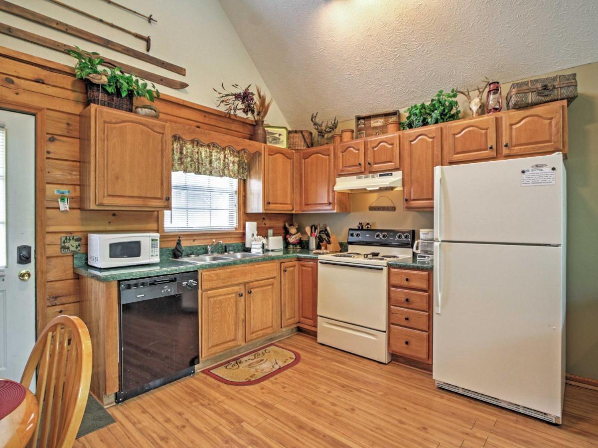 Idyllic Cabin With Hot Tub Less Than 2 Mi To Dollywood! 세비어빌 외부 사진