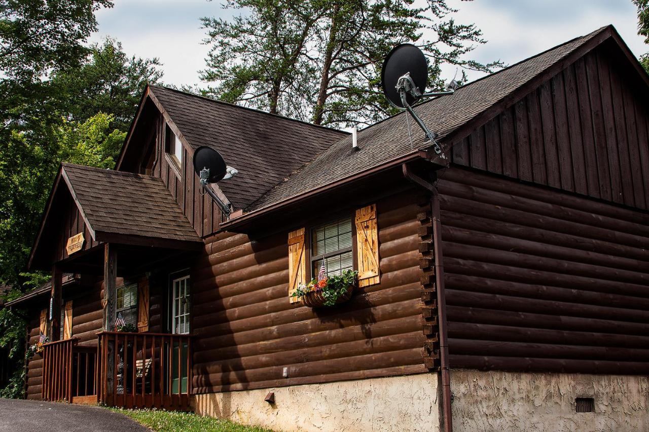 Idyllic Cabin With Hot Tub Less Than 2 Mi To Dollywood! 세비어빌 외부 사진