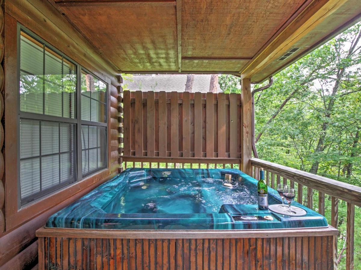 Idyllic Cabin With Hot Tub Less Than 2 Mi To Dollywood! 세비어빌 외부 사진