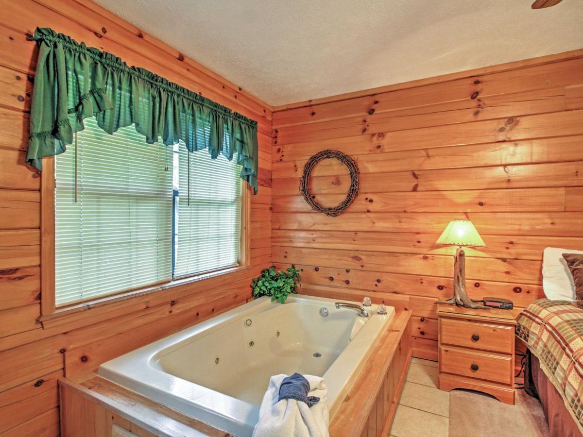 Idyllic Cabin With Hot Tub Less Than 2 Mi To Dollywood! 세비어빌 외부 사진