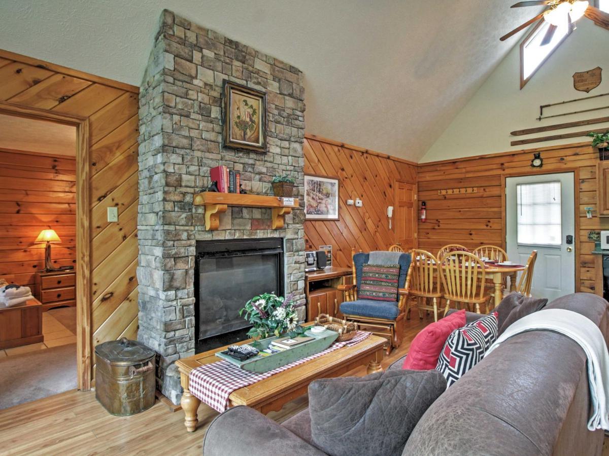 Idyllic Cabin With Hot Tub Less Than 2 Mi To Dollywood! 세비어빌 외부 사진